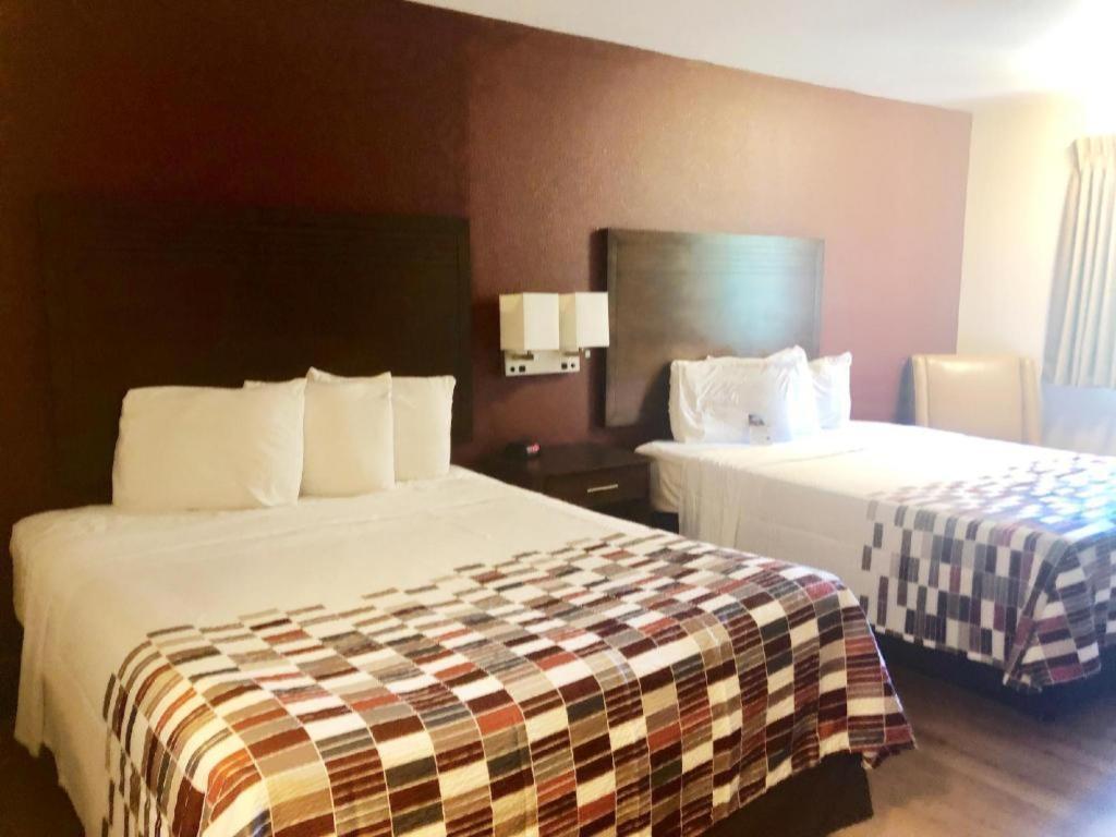 Evergreen Inn & Suites Portland (Adults Only) Zewnętrze zdjęcie