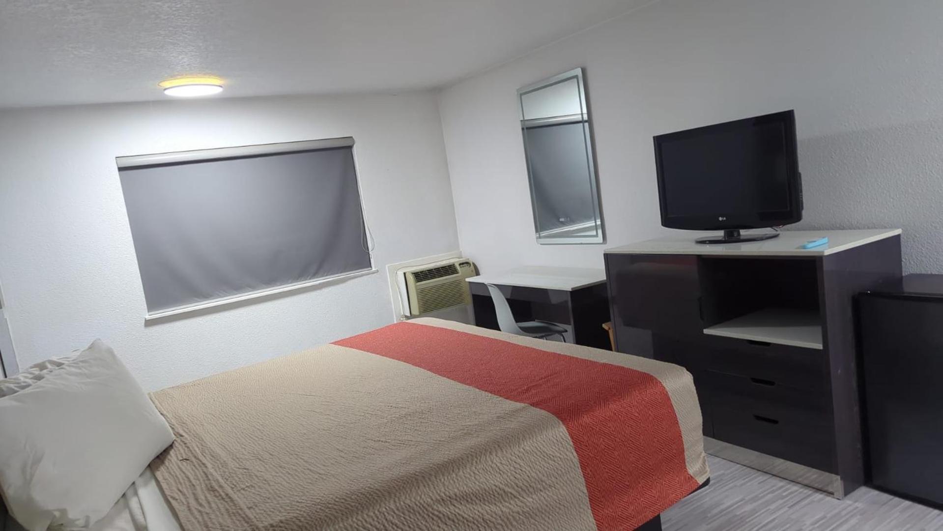 Evergreen Inn & Suites Portland (Adults Only) Zewnętrze zdjęcie