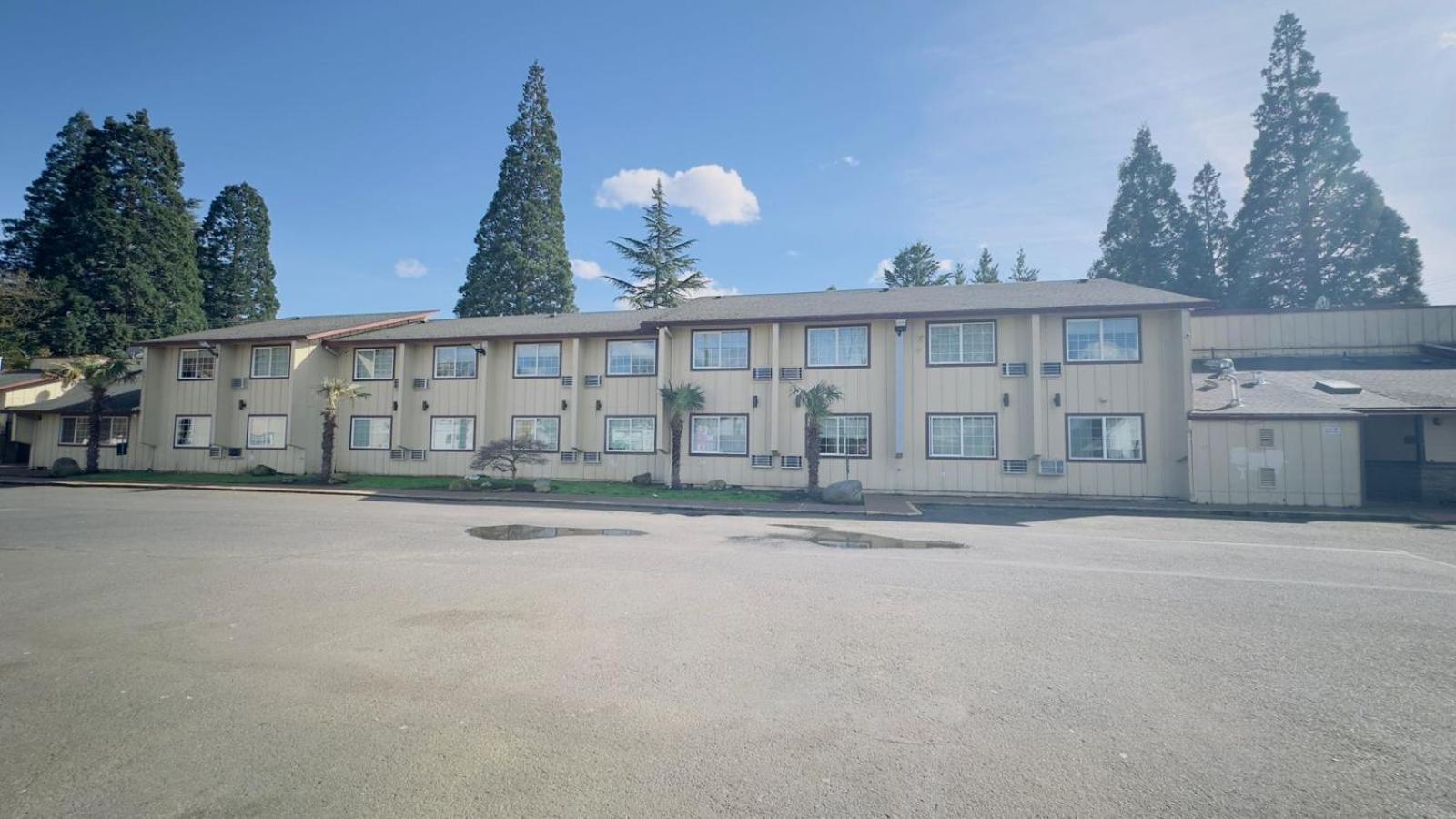 Evergreen Inn & Suites Portland (Adults Only) Zewnętrze zdjęcie