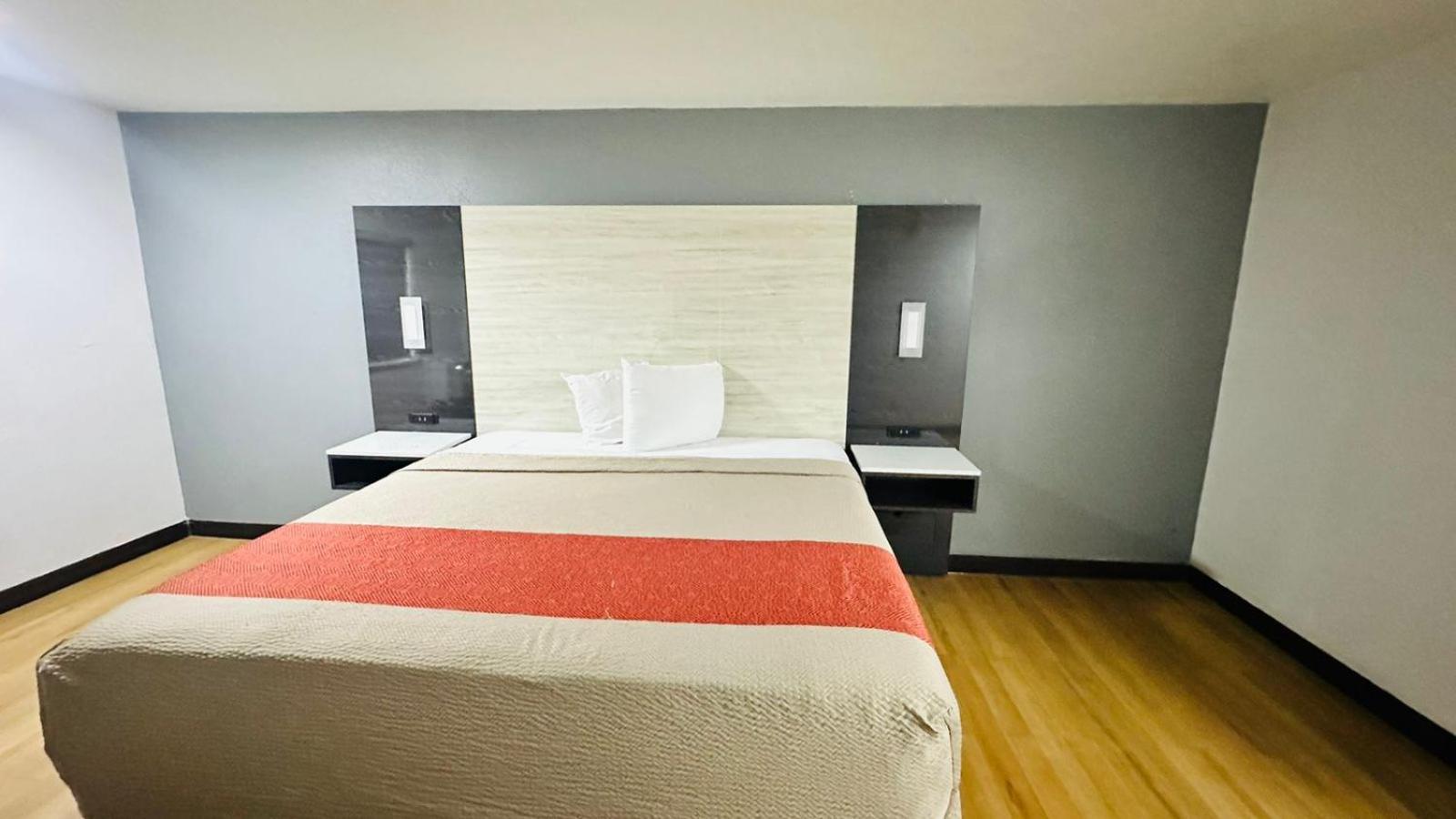 Evergreen Inn & Suites Portland (Adults Only) Zewnętrze zdjęcie
