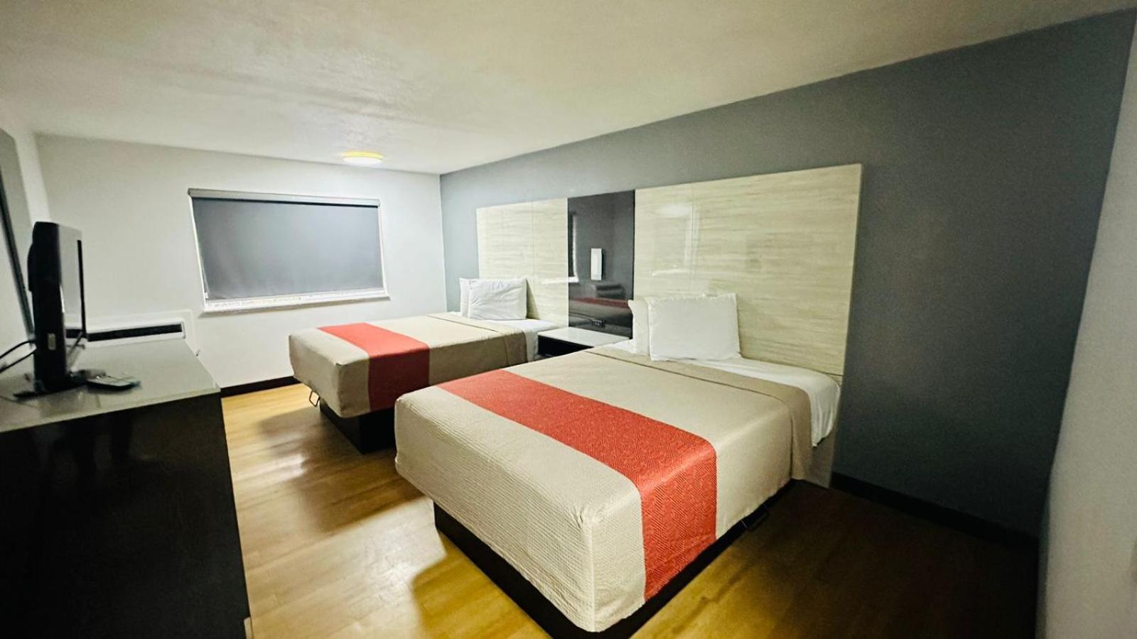 Evergreen Inn & Suites Portland (Adults Only) Zewnętrze zdjęcie